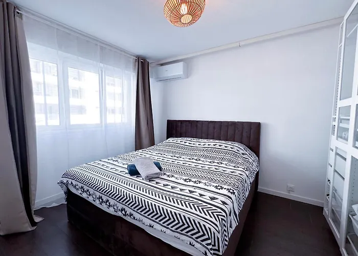 Poincare 4 - Lumineux, Renove, Et Calme A Juan Les Pins Apartman Antibes